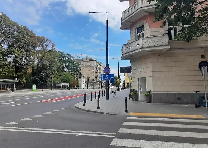 Apartment Mansarda Ogrod Saski Centrum Csk Zwirki I Wigury *